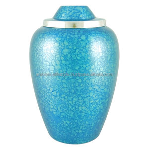 Urne moderne en aluminium du fabricant indien pour les cendres des animaux de compagnie adultes, grandes fournitures funéraires de crémation décoratives gravées à la main - Product Image 5