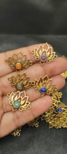 ตัวเชื่อมต่อจี้หินธรรมชาติคริสตัลบำบัดแบบขายส่ง หุ้มขอบทองเหลือง ดีไซน์ทันสมัย - Product Image 2