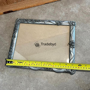 Elegante Marco de Fotos Metálico, Adorno Decorativo de Lujo de Tradebyd - Product Image 4