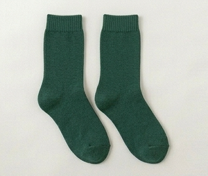 Chaussettes ras du cou pour femme, vert foncé, tricotées, respirantes, couleur unie, usage quotidien, automne, longueur standard, style classique - Product Image 1