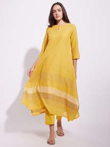 Vestido Maxi Asimétrico Amarillo con Dobladillo a Rayas, Corte Holgado, Manga Tres Cuartos, Ropa Casual de Verano, Tela Viscosa, Hermoso Vestido - Product Image 2