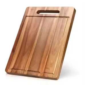 Planche à découper carrée classique en bois massif avec trou de suspension – 1,5 cm d'épaisseur, écologique, compatible lave-vaisselle, légère - Product Image 3