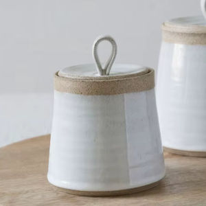 โถเก็บของแบบมินิมอลทำมือ พร้อมฝาปิดแบบห่วงจับเคลือบเงา ที่จัดระเบียบบนเคาน์เตอร์อย่างสวยงาม ที่เก็บของในครัวทันสมัย - Product Image 3