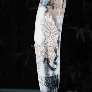 Corne à boire naturelle personnalisée, sculptée style Viking, en corne de buffle, fabriquée en Inde - Product Image 4