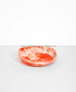 Elegante Tazón Clásico Ondulado de Resina Epoxi Blanco Ahumado con Contraste, Superficie Mate Pulida Premium, Ecológico y Hecho a Mano para Bodas - Product Image 6