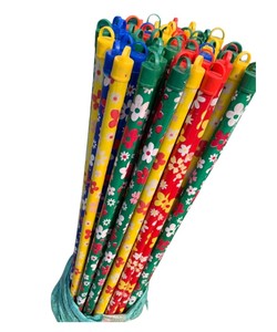 Manche de balai en bois de haute qualité avec revêtement PVC floral pour balais et serpillères, directement de l'usine M.I.T Vietnam - Product Image 1