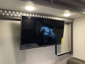 Autocaravana de Lujo Grande para Acampar, Remolque de Viaje, Casa Rodante, Camioneta Camper con Funciones de Aire Acondicionado - Product Image 4