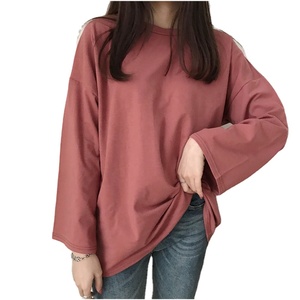 T-Shirt Graphique Femme Ample Uni à Manches Longues, Couleurs Bonbon Douces, Style Coréen, Design Simple, Tendance Féminine - Product Image 1