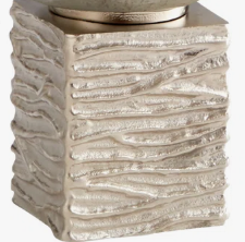 Florero clásico de metal de aluminio con forma de trofeo de inspiración vintage con artesanía duradera para una decoración floral elegante - Product Image 6