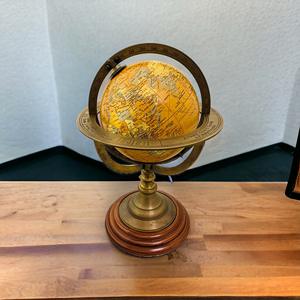 Bague du Zodiaque Inspirée de l'Astrologie, Globe Terrestre avec Base en Laiton, Design Art Déco, Rotative et Écologique - Product Image 5