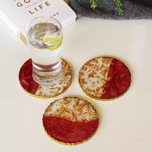Ensemble de sous-verres ronds en bois et résine NEHA ENTERPRISES, sous-verres en bois époxy faits à la main de luxe pour restaurant et café - Product Image 1