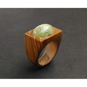 Anillo de Dedo de Madera y Resina Artesanal, Joyería Creativa de Expresión - Product Image 2