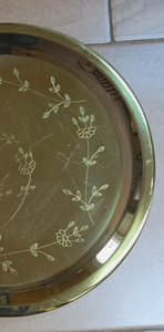Plateau floral gravé Aurelia, plateau doré style vigne, assiette en laiton doré motif prairie, thali antique motif fleur gravé, thali motif solstice gravé - Product Image 3