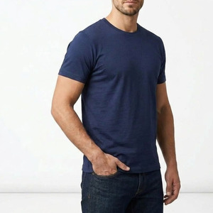 Camiseta de Manga Corta para Hombre, Cuello Redondo, Color Azul Marino, 100% Algodón Jersey, Teñido Liso, Corte Regular, Estilo Casual, Logotipo Personalizado, Venta al Por Mayor - Product Image 3