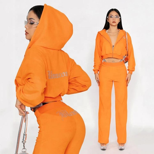 Ensemble 2 pièces en velours imprimé strass pour femme : Sweat à capuche zippé et pantalon droit – Survêtement en velours pour femme - Product Image 5