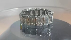 Nouvelle bague élégante en platine 950 de 2026, sertie de diamants de laboratoire taille coussin E VVS2 d'un total de 8,25 carats, pour bijoux de luxe sur mesure - Product Image 2