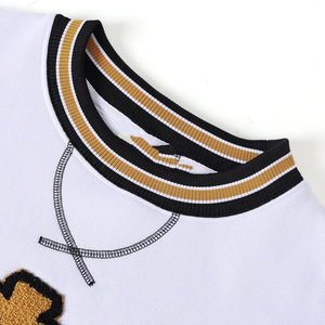 อัลฟ่า |   ฟี |   เสื้อสเวตเชิ้ตคอกลมสำหรับผู้ชายลายปักอัลฟ่า ฟราตเตอร์นิตี้ สำหรับฤดูใบไม้ร่วง |   ผ้าฝ้ายเชนิลล์ปักลายสมาคมแบบกำหนดเอง - Product Image 6