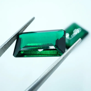 Par de Esmeraldas Verdes Zambianas Cultivadas en Laboratorio, Corte Esmeralda Facetado, 23 Quilates, 19x13x6mm, HAYAAT GEMS, Cambio de Color para Joyería - Product Image 2