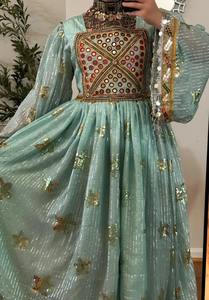 Vestido Cultural Afgano Azul Rey con Bordado Floral Detallado y Adornos Tradicionales de Monedas - Product Image 5