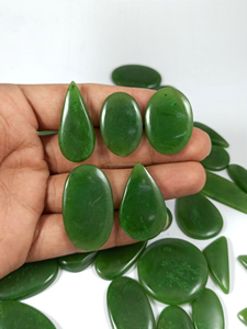 หยกเนฟไรต์ธรรมชาติคุณภาพสูงสีเขียวขัดมือ ทรงคาโบชอง เปลี่ยนสีได้ ขนาด 20-35 มม. สำหรับทำจี้ แหวน และเครื่องประดับ - Product Image 2