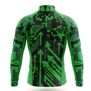 Camiseta de compresión cómoda para fútbol, diseñada para entrenamiento diario, ejercicios en el gimnasio, correr y actividades deportivas competitivas. - Product Image 3