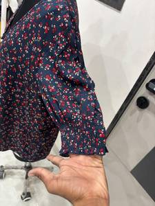 Navy Blue Floral Print Top V Neck Puff Half Sleeve Ruched Front Ladies Tunic Shirt Casual Daily Wear Clothes Wholesale Exporter - Product Image 2