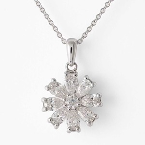 Collar con Colgante Floral de Diamante Cultivado en Laboratorio de Corte Radiante de 0.10ct, Engastado en Oro Blanco de 14K con Cierre de Langosta, Joyería de Lujo para Mujer - Product Image 4