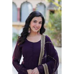 Vestido de noche bordado con múltiples lentejuelas para fiestas Diseño único de trabajo con lentejuelas para un aspecto elegante - Product Image 6