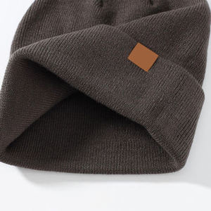 Gorro de Invierno Grueso y Cálido de Moda Ikhlas Sports para Adultos, Unisex, de Poliéster/Algodón, Clásico para Uso Diario, con Logotipo Bordado Personalizado - Product Image 4