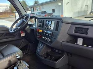 Cabeza tractora diésel 6x4 de servicio pesado con volante a la izquierda para logística global y transporte de carga - Product Image 2