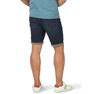 Shorts en jean pour homme bleu foncé à revers retroussés, coupe slim, en coton flexible, finition soignée, confortables - Product Image 2