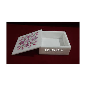 กล่องของขวัญรูปทรงสี่เหลี่ยมผืนผ้า ทำจากหินอ่อนสีขาวธรรมชาติ ประดับลายดอกไม้สีแดงและน้ำเงิน งานฝีมือสวยงาม ขายส่งและส่งออก - Product Image 5