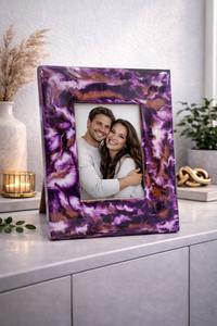 Cadre photo en résine design avec bordure incrustée de pierres précieuses pour la vente en gros aux boutiques de cadeaux haut de gamme - Product Image 5