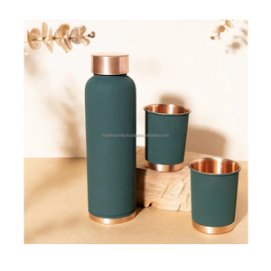 Botella de agua de cobre puro para beber de forma diaria y saludable, que apoya la digestión, la hidratación, el equilibrio y los hábitos de un estilo de vida saludable. - Product Image 3