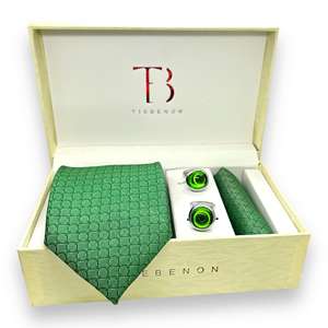 ชุดเซ็ตเนคไทสีเขียวแบบเรียบ |   เนคไทผู้ชายพร้อมผ้าเช็ดหน้า |   ผู้จัดจำหน่ายชุดแต่งงานและชุดทางการสำหรับธุรกิจแบบขายส่ง | ของขวัญสำหรับผู้ชาย - Product Image 1