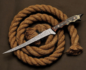 Couteau à filet en acier damas forgé à la main de 13 pouces |   Couteau de chasse personnalisé avec manche en bois, embouts en laiton et étui - Product Image 1