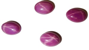 Rubí Estrella de Corte Ovalado 9x13 mm, 6 Quilates, Cabujón Pulido Creado en Laboratorio con Efecto de Estrella de 6 Puntas para Joyería - Product Image 4