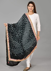 Dupatta Bandhej artisanal de créateur avec bordure en dentelle de qualité supérieure, dupatta traditionnel indien élégant fait main tie-dye - Product Image 3