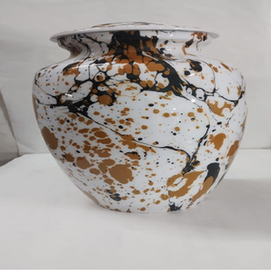Urna funeraria moderna con diseño de salpicaduras de mármol blanco y dorado. Diseño elegante y único. Disponible a precios de mayorista. - Product Image 1