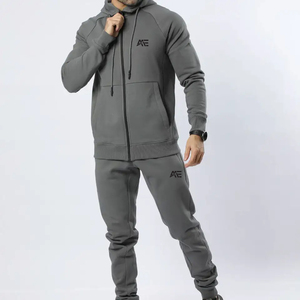 Ensemble de survêtement à capuche en polyester à expédition rapide, veste d'entraînement personnalisée à fermeture éclair intégrale et pantalon de jogging fuselé, vêtements de sport pour la gym, vente en gros - Product Image 1