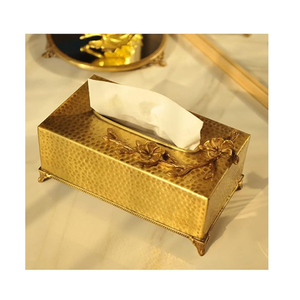 Boîte à mouchoirs en métal doré martelé fait main avec motif floral, porte-serviettes, boîte décorative de table élégante pour la maison, en promotion - Product Image 5