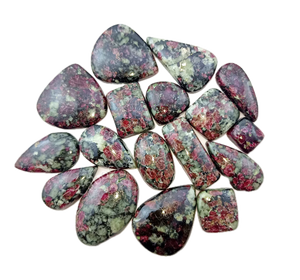 Cabujón de Eudialita Natural de Calidad Premium, Color Rojo Rosado, Personalizado para la Fabricación de Colgantes Artesanales de Plata Fina - Product Image 1