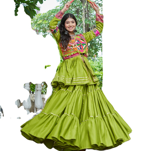 Robe traditionnelle indienne Navratri en pur coton, Chaniya Choli, style Garba Gujarati, avec travail Gamathi, Lehenga Choli, Dupatta. - Product Image 1