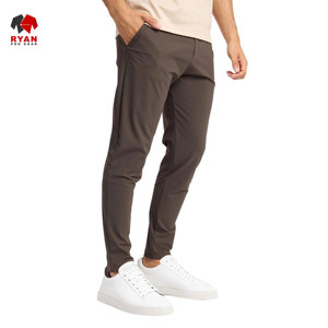 Survêtement pour homme Ryan Pro Gear, design personnalisé, tissu confortable, coupe classique, avec logo personnalisé, vêtements décontractés, fermeture éclair - Product Image 1