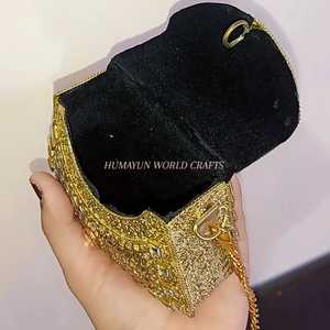 กระเป๋าคลัทช์ขนาดเล็กสุดหรู พร้อมงานประดับ Kundan ทำมือ เหมาะสำหรับงานแต่งงาน งานปาร์ตี้ และงานเฉลิมฉลองต่างๆ - Product Image 1