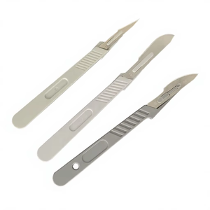 Bisturí Quirúrgico Desechable Estéril con Certificación CE # Bisturí Quirúrgico Dental Manual Clase II con Mango de Plástico/Acero Inoxidable - Product Image 5