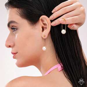 PRAO Golden Ivory Drapes Pendientes de perlas antideslustre - Product Image 1