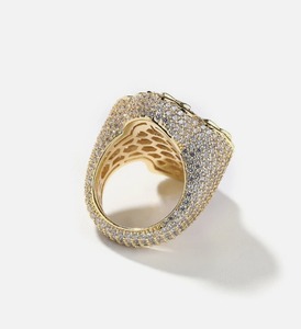 Bague ovale tendance en moissanite couleur or, bande effet glaçon, bijoux de luxe pour femme pour les soirées - Product Image 1