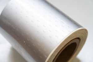 Traitements en feuille métallique imprimée et découpée avec film d'étanchéité PET de qualité alimentaire pour usage alimentaire et pharmaceutique - Product Image 4