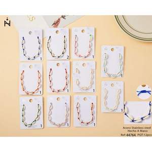 Braccialetto alla Moda con Conchiglia e Quattro Perle, Elegante Accessorio con Perline - Product Image 1